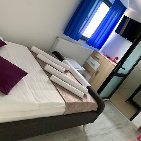 Lumea Copiilor Karina&Adelin Lupeni Hotel Lupény Kültér fotó