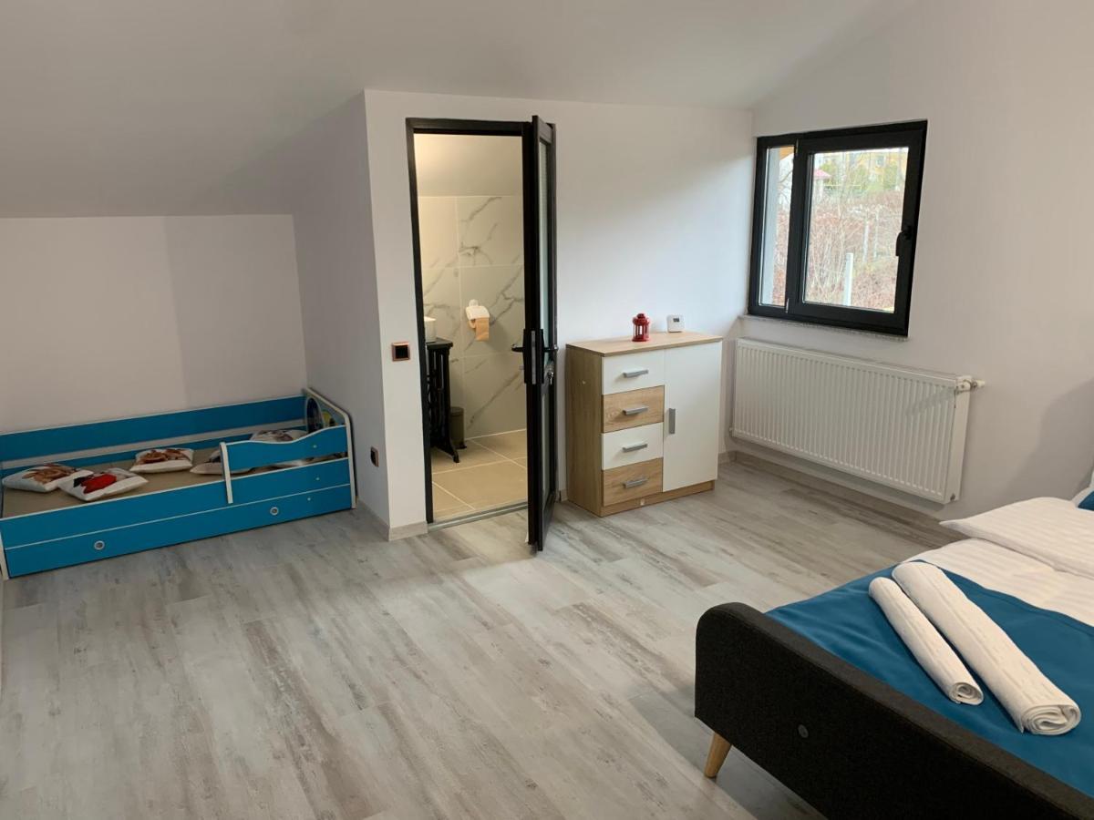 Lumea Copiilor Karina&Adelin Lupeni Hotel Lupény Kültér fotó