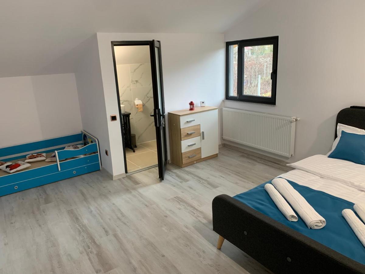 Lumea Copiilor Karina&Adelin Lupeni Hotel Lupény Kültér fotó