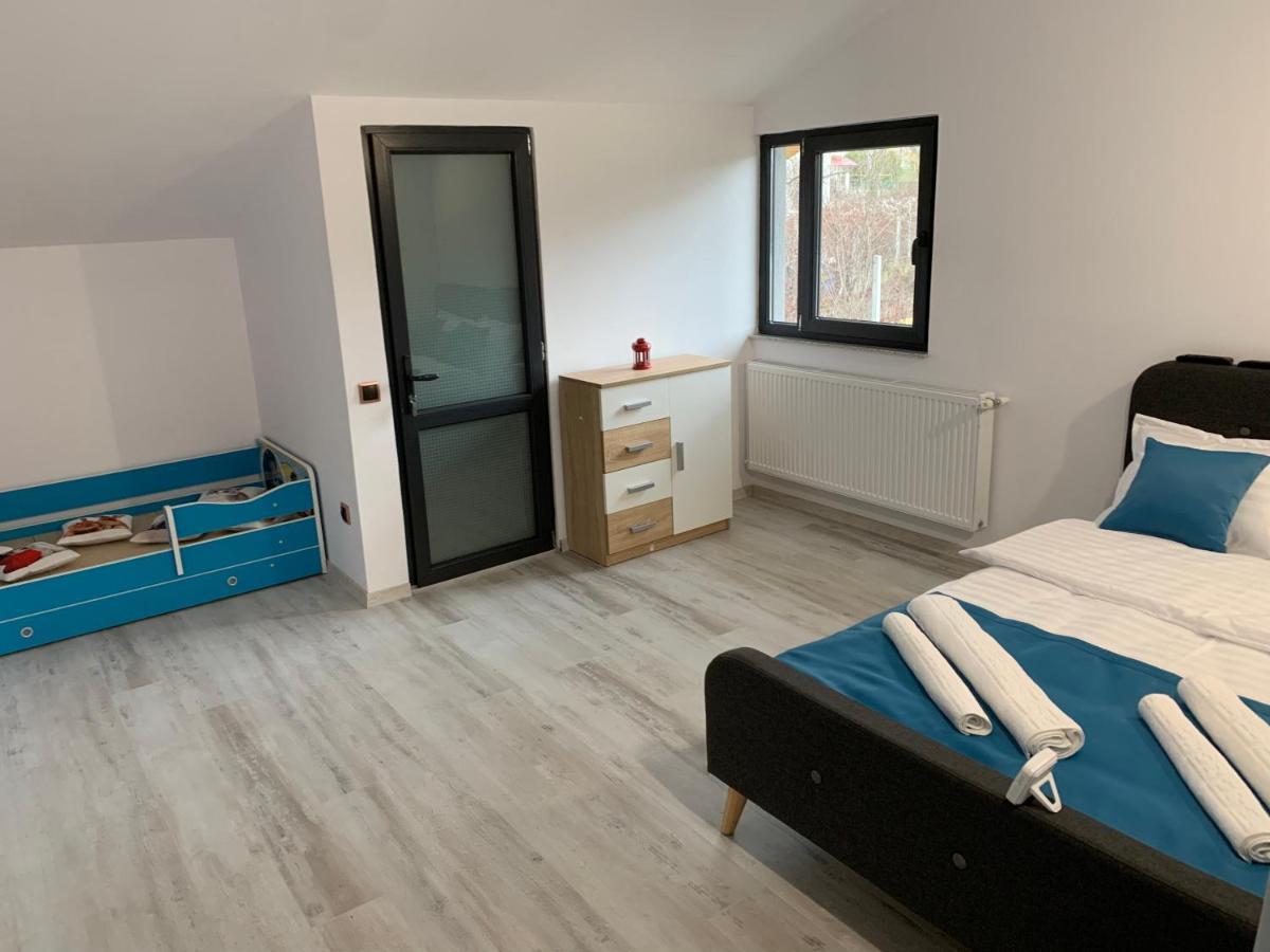 Lumea Copiilor Karina&Adelin Lupeni Hotel Lupény Kültér fotó