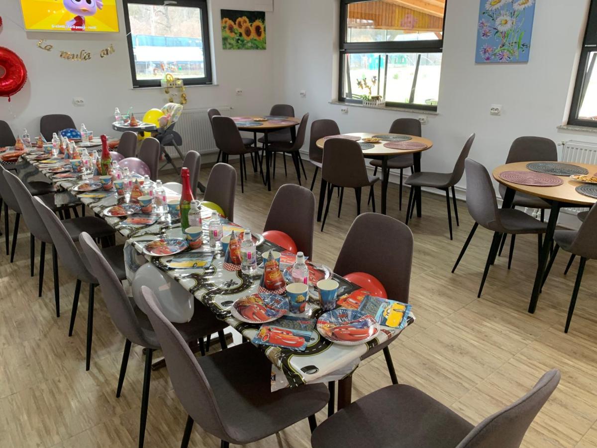 Lumea Copiilor Karina&Adelin Lupeni Hotel Lupény Kültér fotó